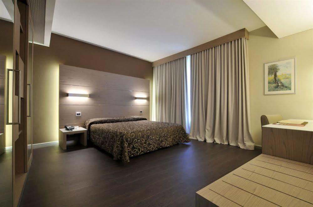 Hotel Federico II Jesi Zewnętrze zdjęcie